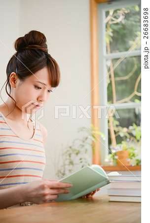 本を読む 26683698