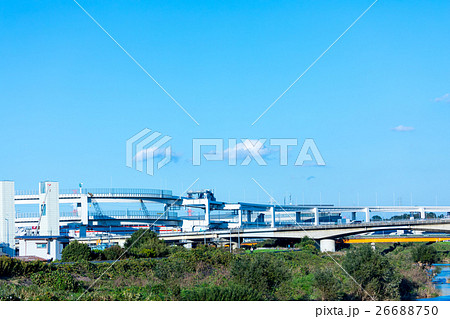 工事中の高速道路　環状線　青空 26688750