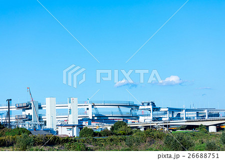 工事中の高速道路 環状線 青空 工事中の高速道路 環状線 青空 26688751