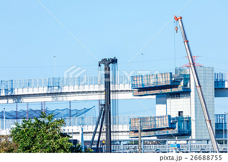 工事中の高速道路 環状線 青空 工事中の高速道路 環状線 青空 26688755