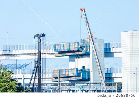 工事中の高速道路　環状線　青空 26688756