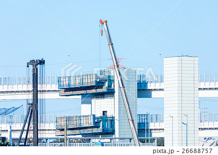 工事中の高速道路 環状線 青空 工事中の高速道路 環状線 青空 26688757
