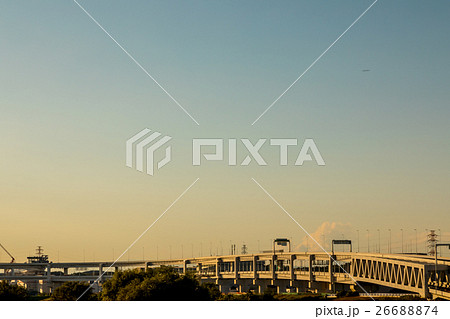 工事中の高速道路　環状線　青空 26688874