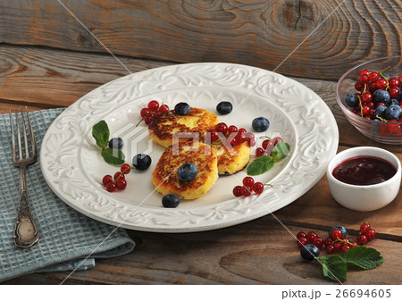 Cheesecakes with cottage cheese  26694605