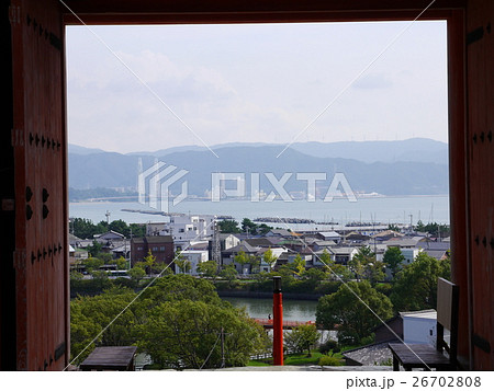 天満宮楼門から覗く和歌浦湾 天満宮楼門から覗く和歌浦湾 26702808