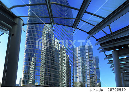 快晴の品川港南口 26706919