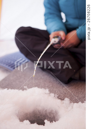 ワカサギ釣り＿女性 26708226