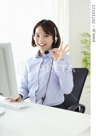 オッケーをするオペレーター オッケーをするオペレーター 26710522