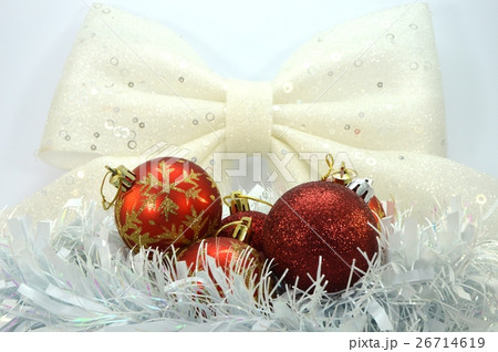 Baubles of Christmas put in a nest. 26714619