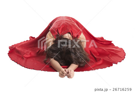Beautiful woman sitting on the floor Beautiful woman sitting on the floor 26716259