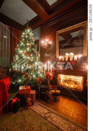 Calm image of interior Classic New Year Tree Calm image of interior Classic New Year Tree 26718639