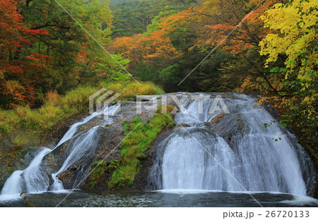 花巻温泉 紅葉の釜淵の滝 花巻温泉 紅葉の釜淵の滝 26720133