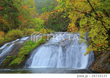 花巻温泉 紅葉の釜淵の滝 花巻温泉 紅葉の釜淵の滝 26720135