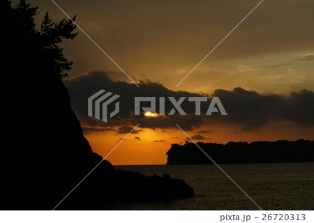 伊豆 姥子海岸の朝景色 26720313