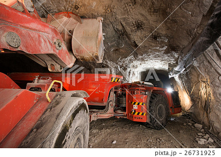 Gold mining underground Gold mining underground 26731925