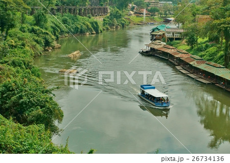 タイ国カンチャナブリー「泰緬鉄道」線路とクウェー川（Kanchanaburi, Thailand） 26734136