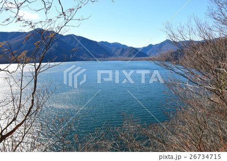晩秋の中禅寺湖 26734715