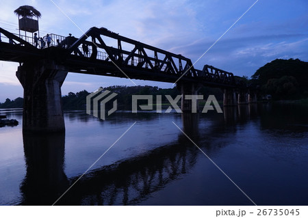 タイ国カンチャナブリーにあるクウェー川鉄橋（The Bridge over River Kwai） 26735045