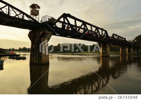 タイ国カンチャナブリーにあるクウェー川鉄橋（The Bridge over River Kwai） 26735048