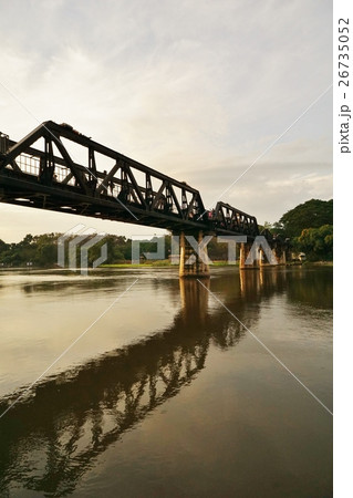 タイ国カンチャナブリーにあるクウェー川鉄橋(The Bridge over River Kwai) タイ国カンチャナブリーにあるクウェー川鉄橋(The Bridge over River Kwai) 26735052