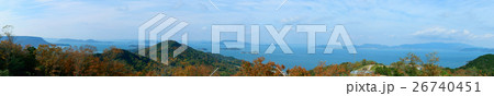初冬の瀬戸内海と島々パノラマ風景(高松市庵治町) 26740451