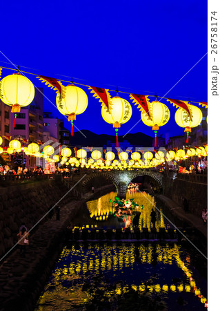 長崎ランタンフェスティバル　眼鏡橋の夜景 26758174
