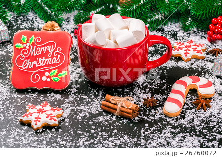 Beautiful Cup of marshmallows, gingerbread  26760072