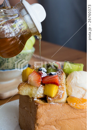 Closeup Mixed fruit and Honey Toast with Ice Cream Closeup Mixed fruit and Honey Toast with Ice Cream 26760373