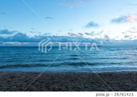 夕方の海(ニューカレドニア ヌメア) 26761423