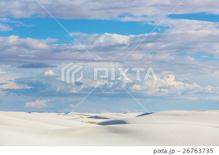 White sands 26763735