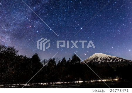 富士山、冬の天の川 富士山、冬の天の川 26778471