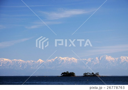 海越しに見える立山連峰 海越しに見える立山連峰 26778763