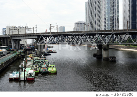 東海道新幹線引き込み線の京浜運河橋梁の写真素材