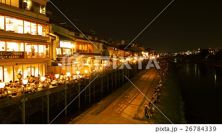 夜の鴨川納涼床 夜の鴨川納涼床 26784339