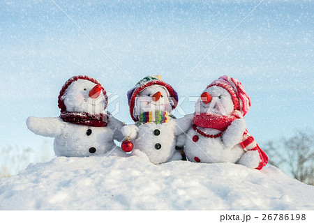 Happy snowman family 26786198