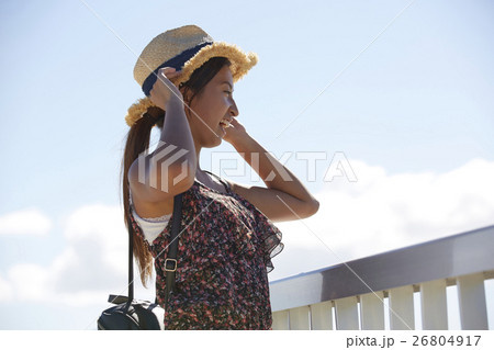 沖縄　女性　一人旅 26804917