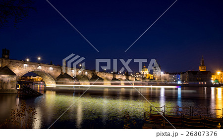 Night photo of Prague Old Town (Smetanovo Nabrezi) Night photo of Prague Old Town (Smetanovo Nabrezi) 26807376