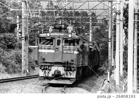 奥羽本線を走るEF71の重連貨物列車（昭和52年） 26808193