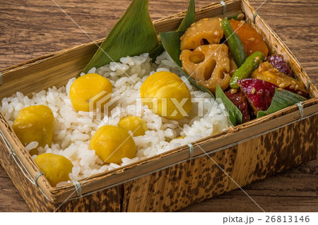 栗ご飯弁当　Chestnut rice lunch box 26813146