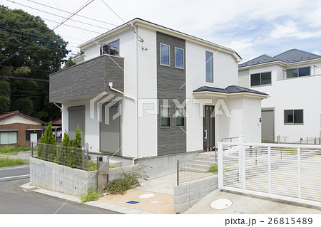 住宅　新築戸建て住宅　イメージ　ひな段 26815489