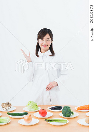 白衣の女性(野菜) 白衣の女性(野菜) 26819372