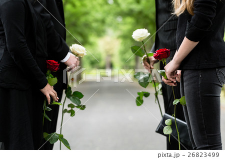 Family in guard of honor at funeral 26823499