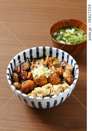 焼き鳥丼 26827359