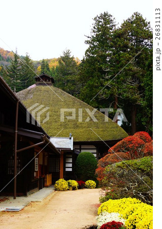 信濃三十三観音  金峰山 牛伏寺（第二十七番札所）茅葺屋根 26831113