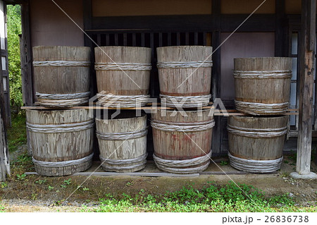 木製の桶 26836738