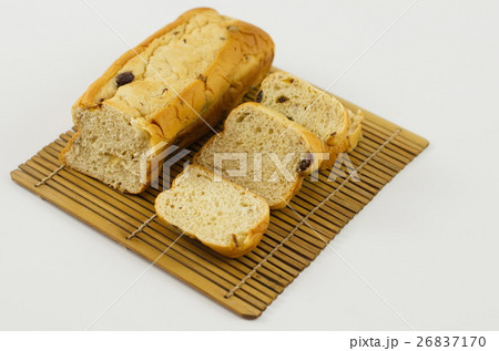Biscuits stuffed with pineapple served with coffee Biscuits stuffed with pineapple served with coffee 26837170