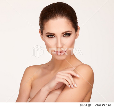Natural Beauty Portrait. Beautiful Spa Woman . Perfect Fresh Ski 26839738