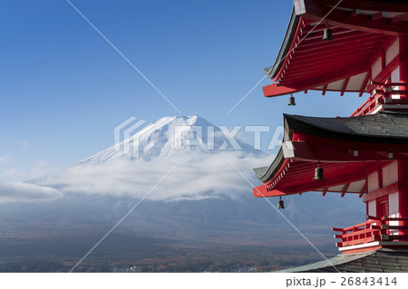 新倉山　紅葉　富士山　 26843414