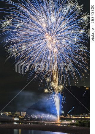長良川花火大会の打ち上げ花火 長良川花火大会の打ち上げ花火 26845800