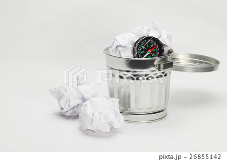 コンパスとゴミ箱 コンパスとゴミ箱 26855142